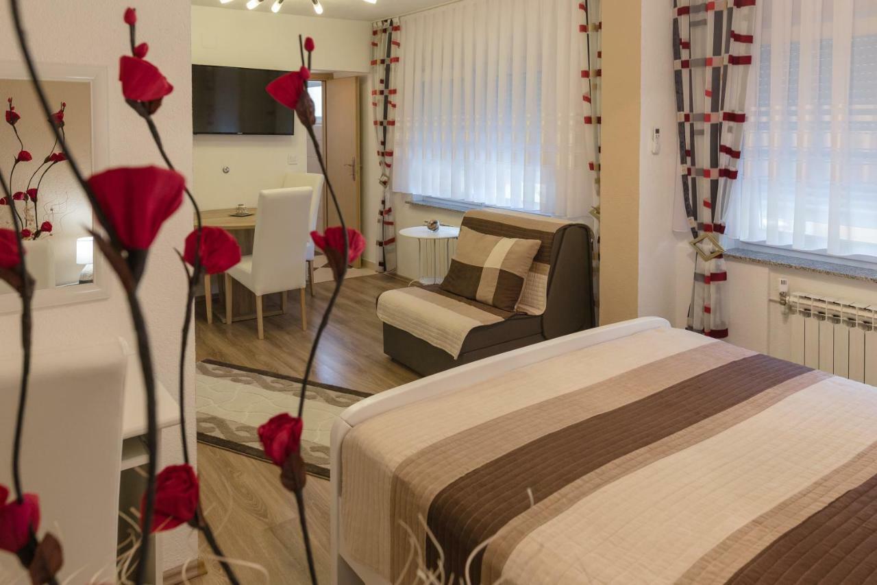 Iris Room & Apartment Slunj Bagian luar foto